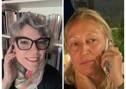 Donatella Briganti e Marzia Paciantoni al telefono durante l'intervista per LEAN IN